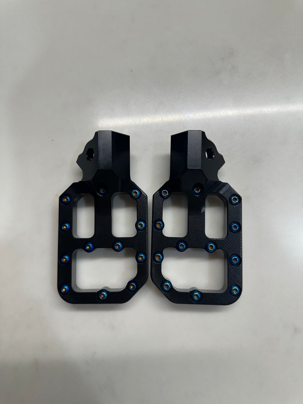 V2 prickly style pegs