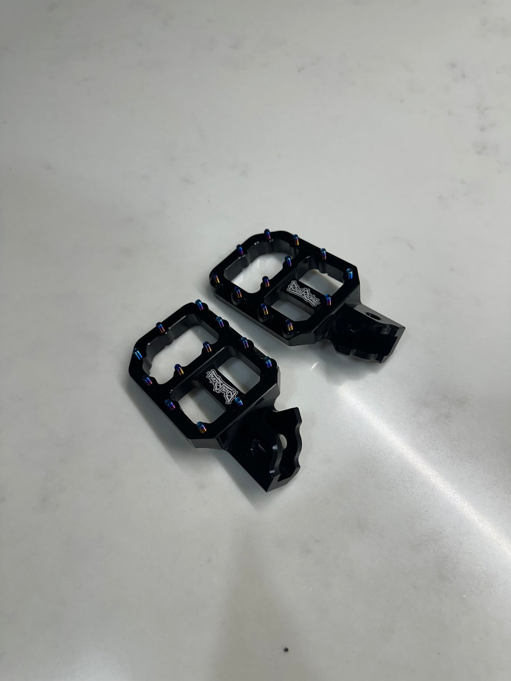 V2 prickly style pegs